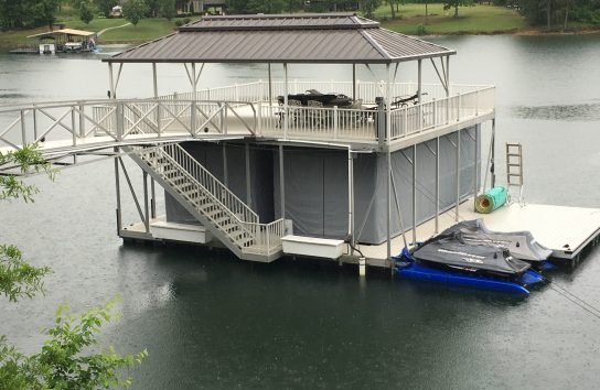 Pontoon Boat Cover. Automatic boat cover